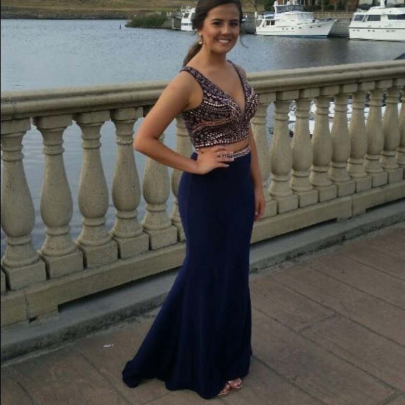 Elle Wilde Prom Dress - Picture 2 of 6